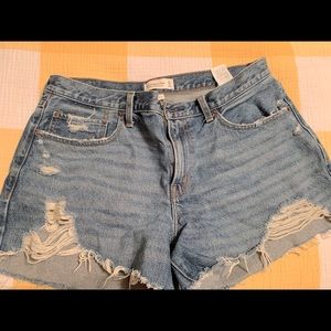Abercrombie Mis Rise Boyfriend Short